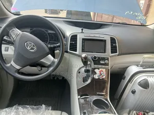Toyota Venza LE 2010 Blue