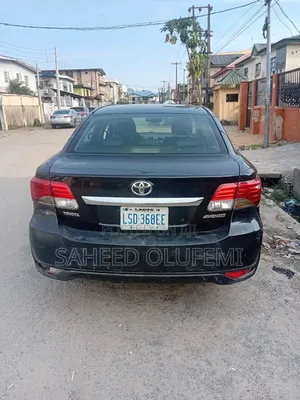 Toyota Avensis 2013 Black