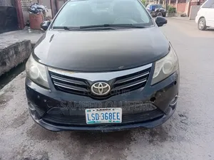 Toyota Avensis 2013 Black