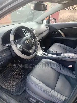 Toyota Avensis 2013 Black