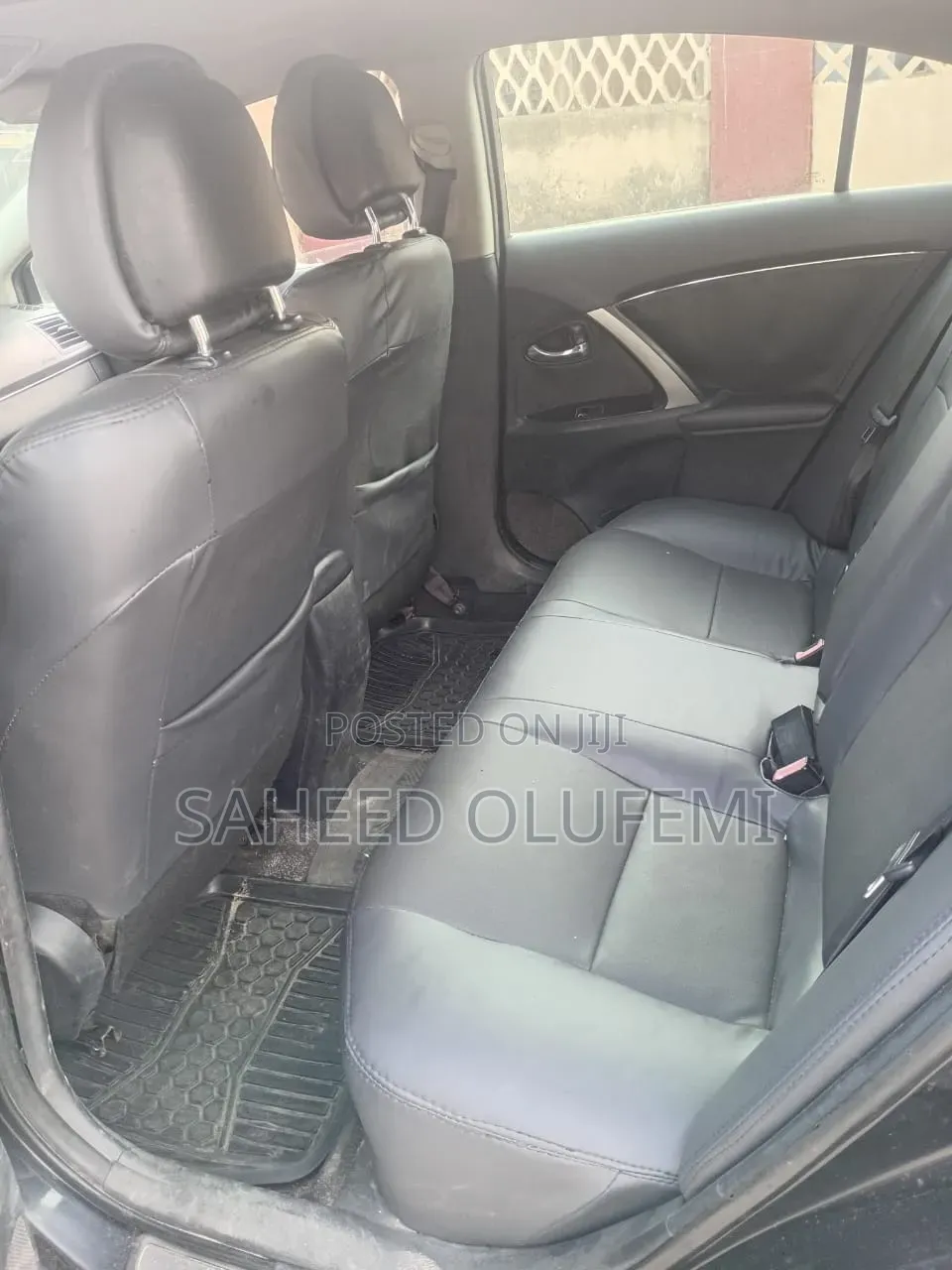 Toyota Avensis 2013 Black