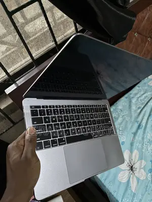 Laptop Apple MacBook Pro 2017 8GB Intel Core i7 SSD 256GB