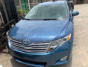 Toyota Venza LE 2010 Blue