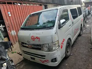 Toyota HiAce 2012 White