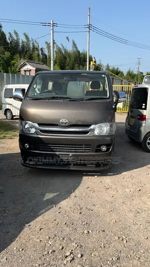 Toyota HiAce 2012 White