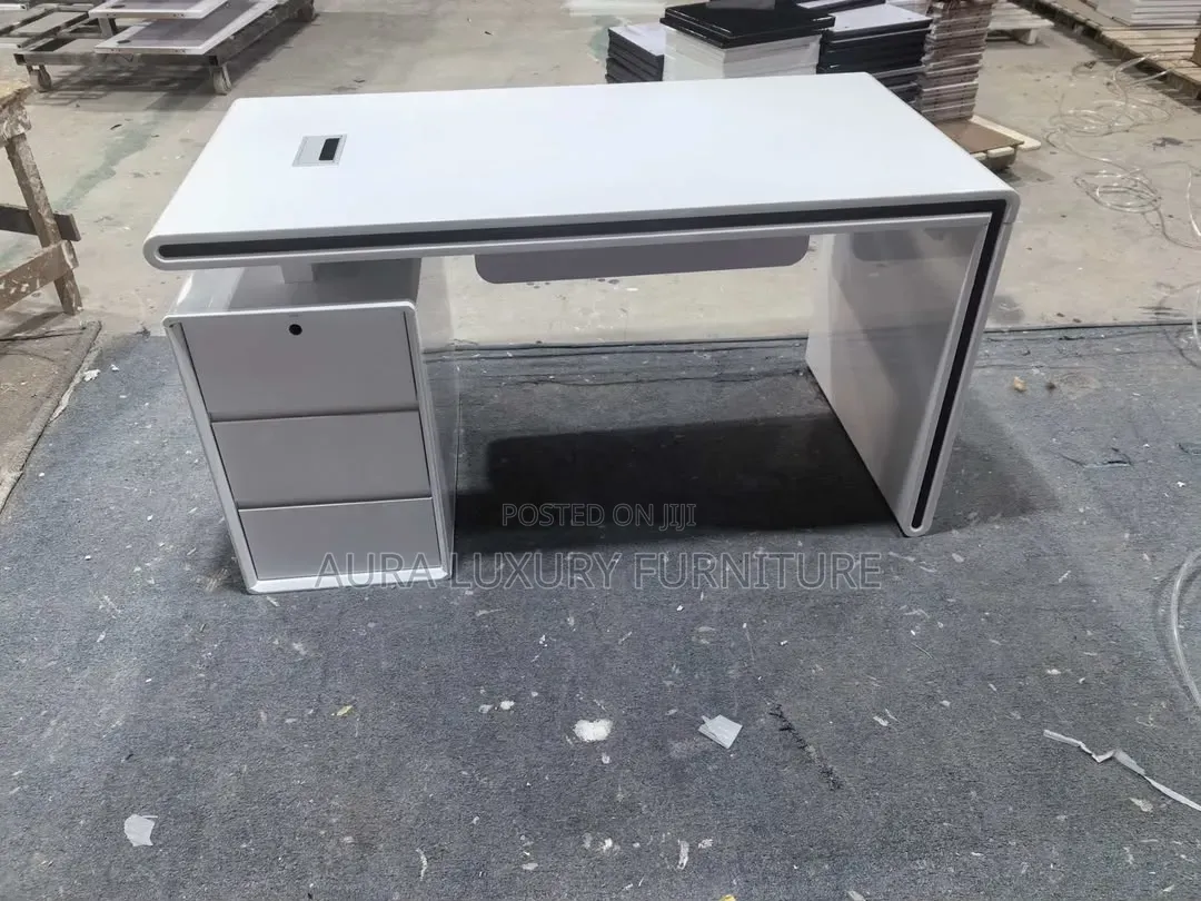 Exclusive Office Desk