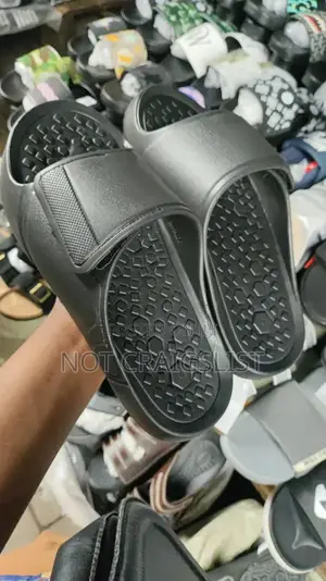 Casual Slides Slippers – Comfortable Everyday Wear | Lagos Delivery