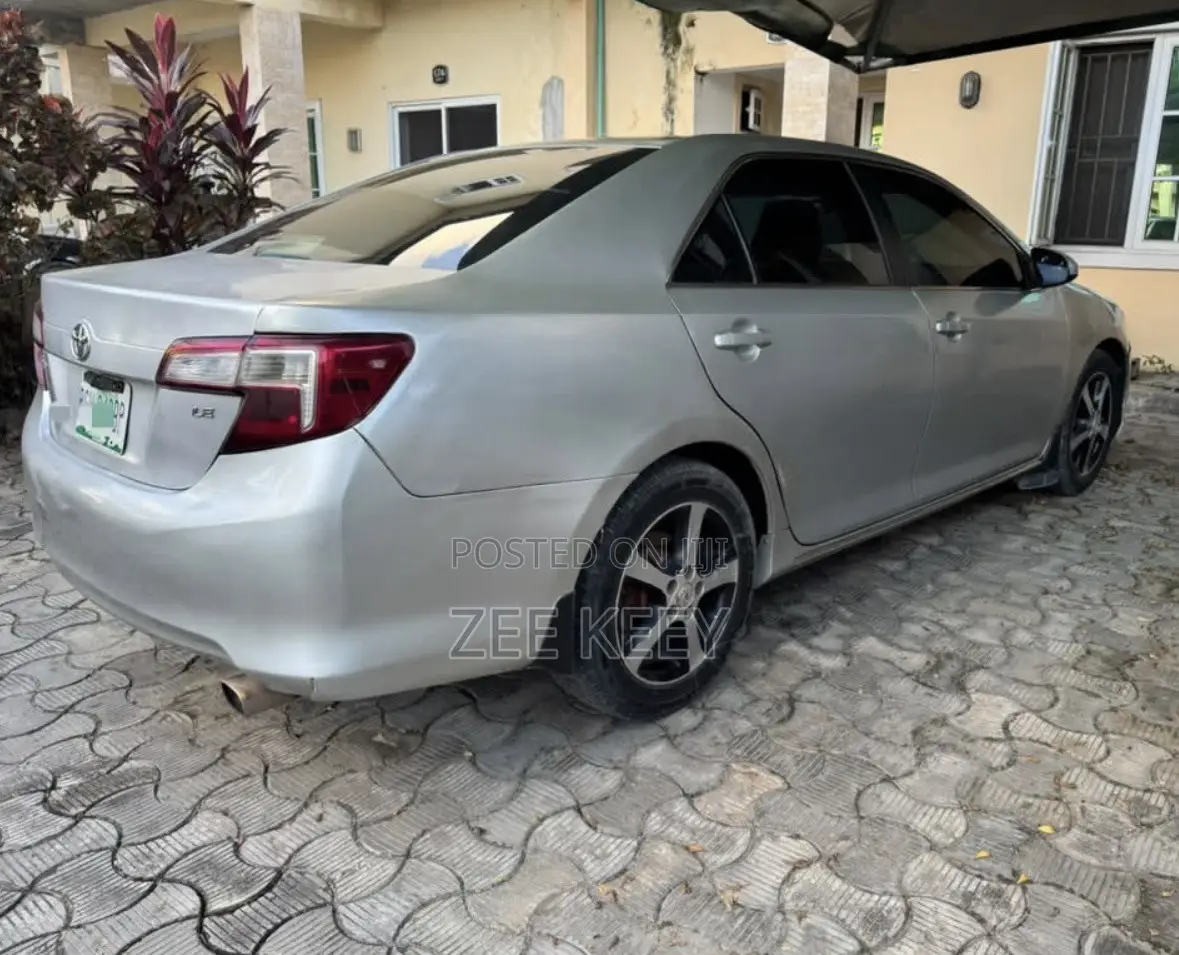 Toyota Camry 2013 Silver
