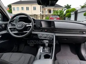 Hyundai Elantra SE 2021 Black