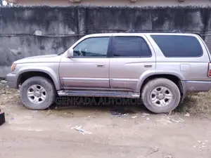 Toyota 4-Runner 2001 Gold