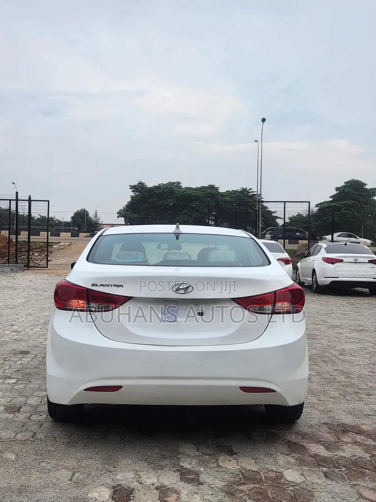 Hyundai Elantra 2013 White