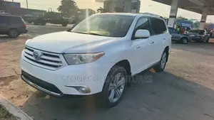 Toyota Highlander Limited 3.5l 4WD 2013 White