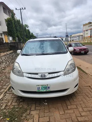 Toyota Sienna 2007 White