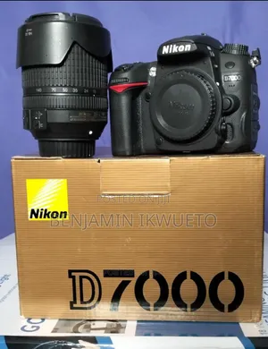 Nikon D7000 With 18-105mm Lens (Open Box)