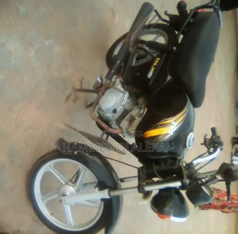 Bajaj Boxer BM100ES 2020 Red