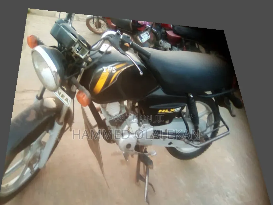 Bajaj Boxer BM100ES 2020 Red