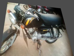 Bajaj Boxer BM100ES 2020 Red