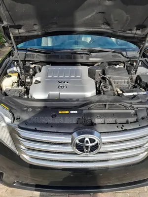 Toyota Avalon Limited Sedan FWD (3.5L 6cyl 6A) 2011 Black