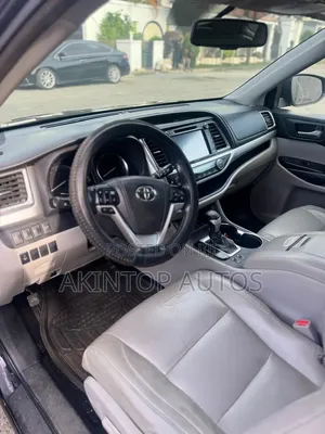 Toyota Highlander XLE 4dr SUV AWD (3.5L 6cyl 6A) 2015 Black
