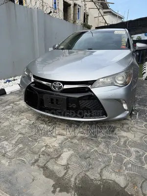 Toyota Camry SE 4dr Sedan (2.5L 4cyl 6A) 2015 Silver