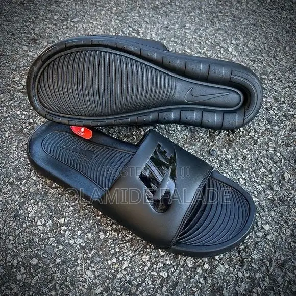 Nike Victori One Slides