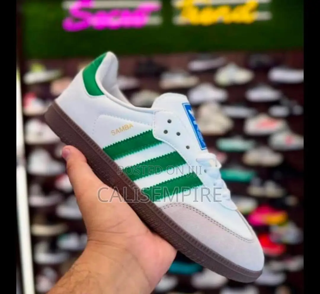 I Sell Original Solid All Kind of Quality Sneakers 