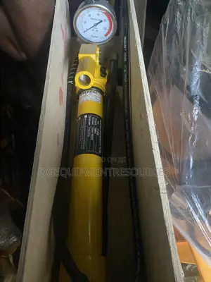 Enerpac P-39 Manual Hydraulic Hand Pump
