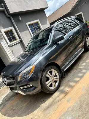 Mercedes-Benz M Class ML350 4MATIC 4dr SUV AWD (3.5L 6cyl 7A) 2014 Gray
