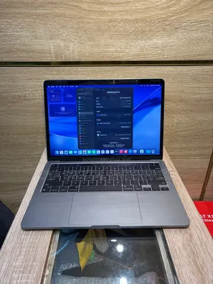 Laptop Apple MacBook Pro 2022 M2 8GB Apple M2 SSD 256GB