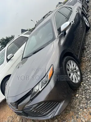 Toyota Camry LE FWD (2.5L 4cyl 8AM) 2018 Gray