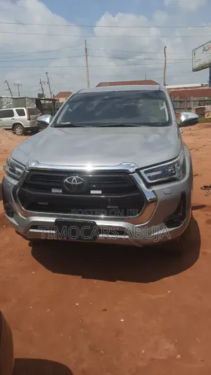 Toyota Hilux 2024 Gray