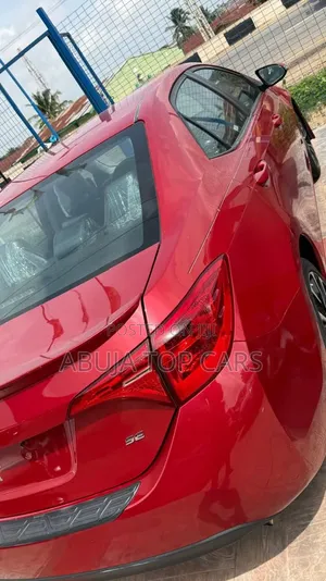 Toyota Corolla SE (1.8L 4cyl 2A) 2018 Red
