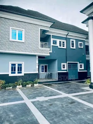 12bdrm Block of Flats in Uye Estate, Uyo for rent