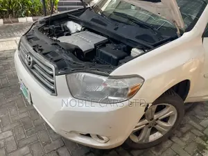 Toyota Highlander Limited 2010 White