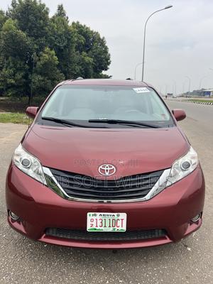 Toyota Sienna LE AWD 7-Passenger 2013 Red