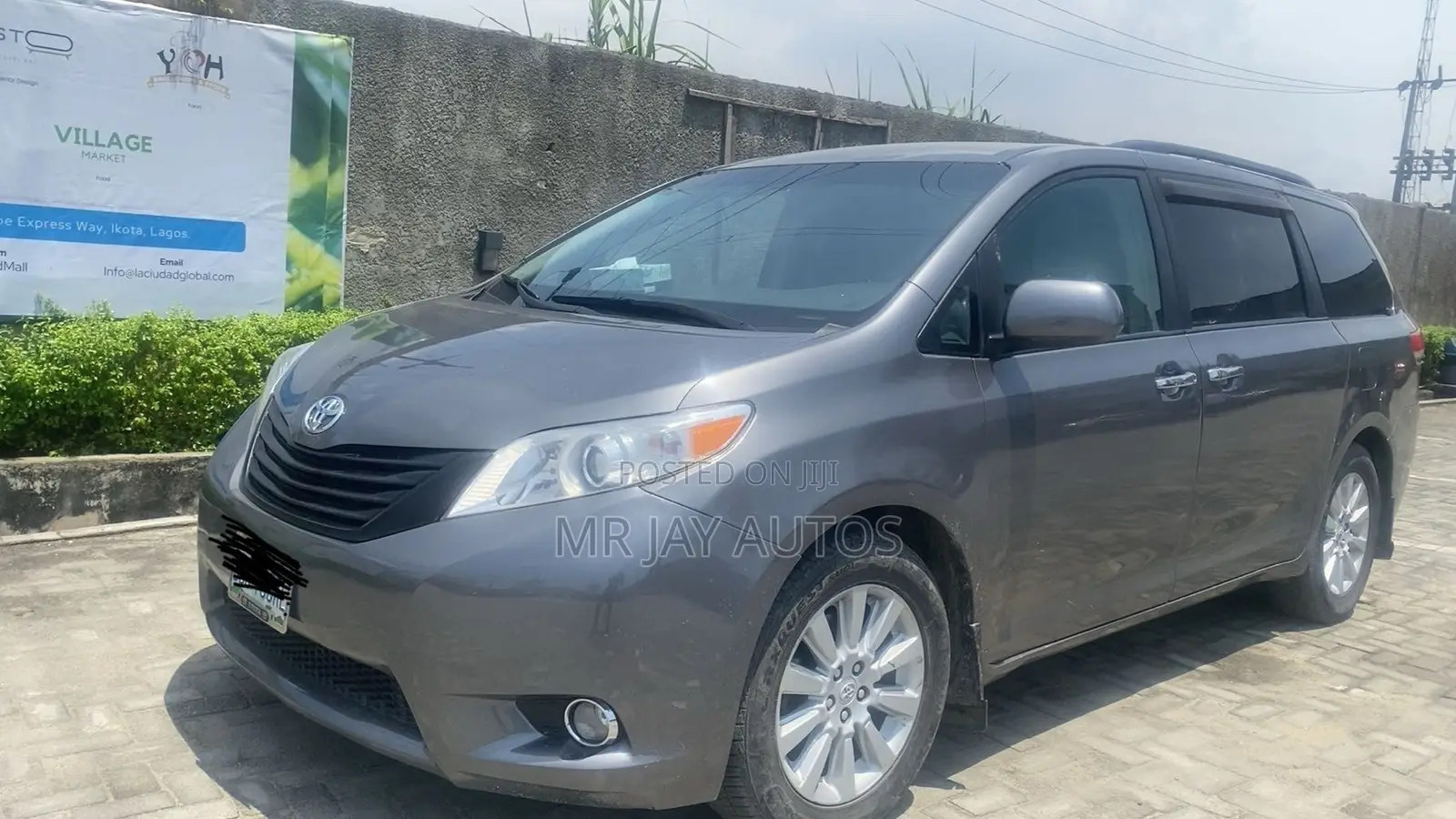 Toyota Sienna 2011 Gray