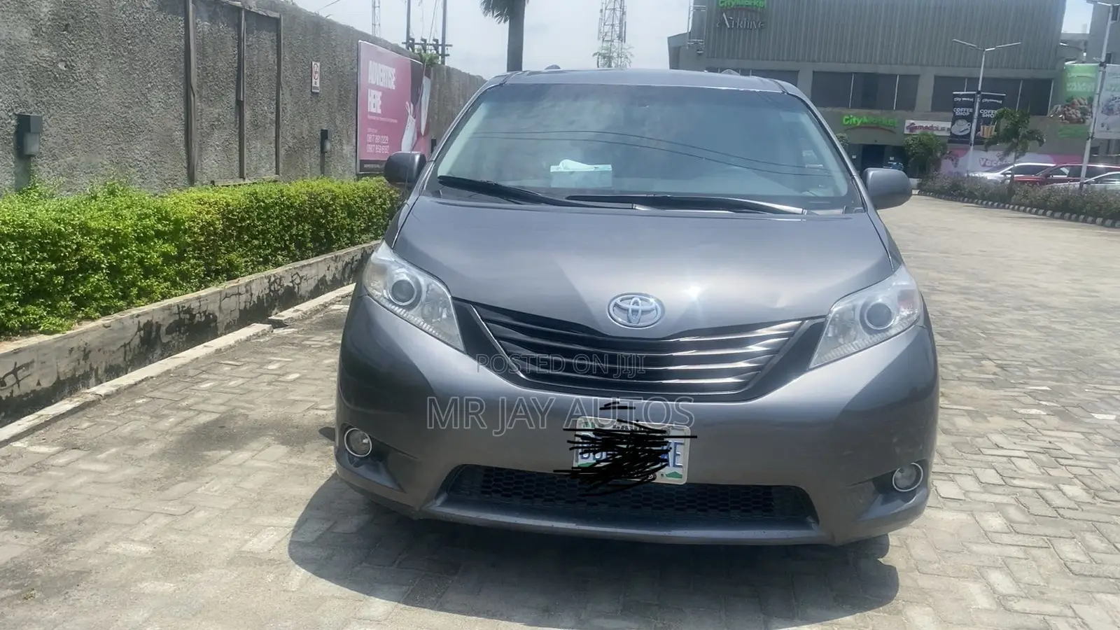 Toyota Sienna 2011 Gray