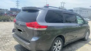 Toyota Sienna 2011 Gray