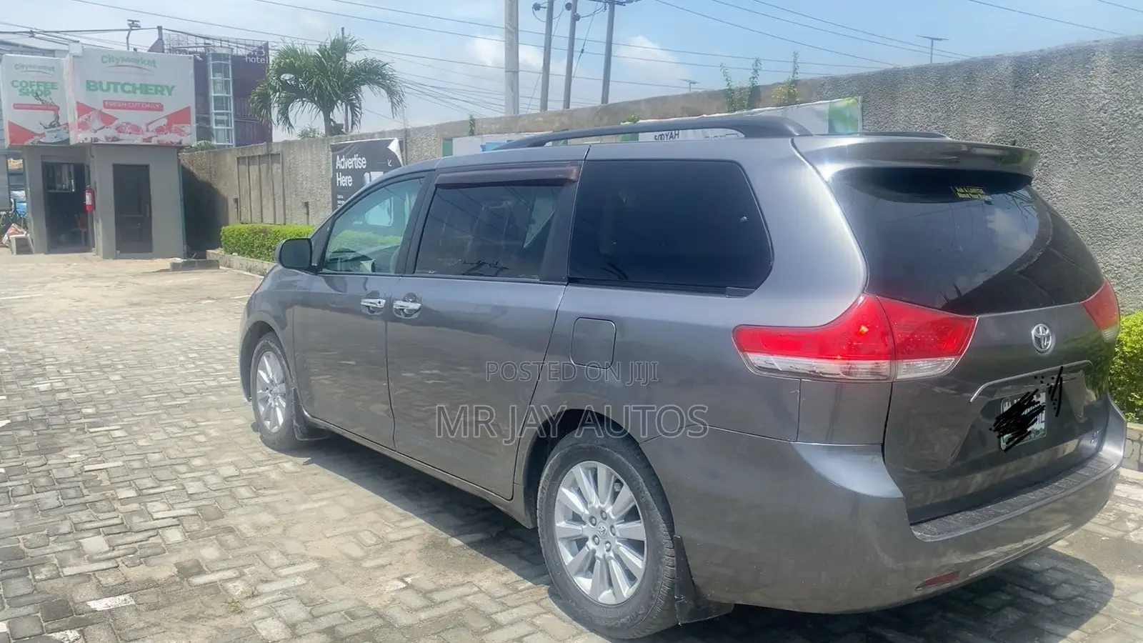 Toyota Sienna 2011 Gray