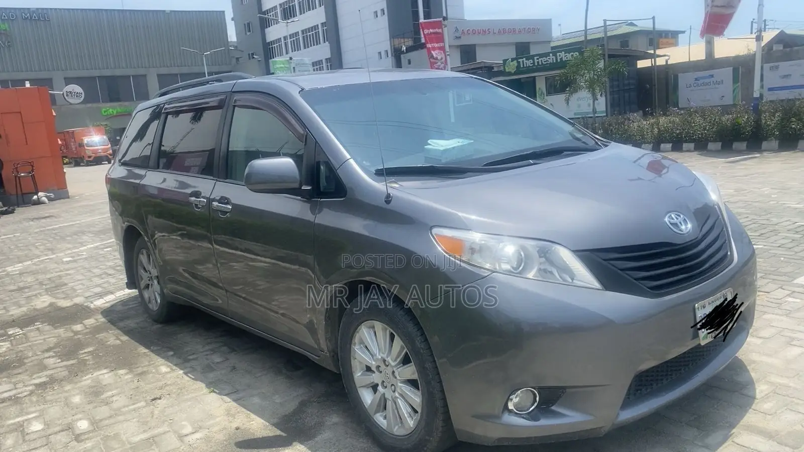 Toyota Sienna 2011 Gray