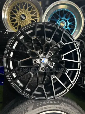 Staggered 18-Inch BMW Rim