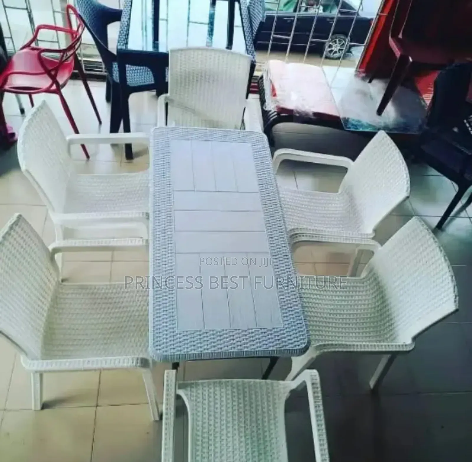 White Kiss Table 4ft for Restaurant