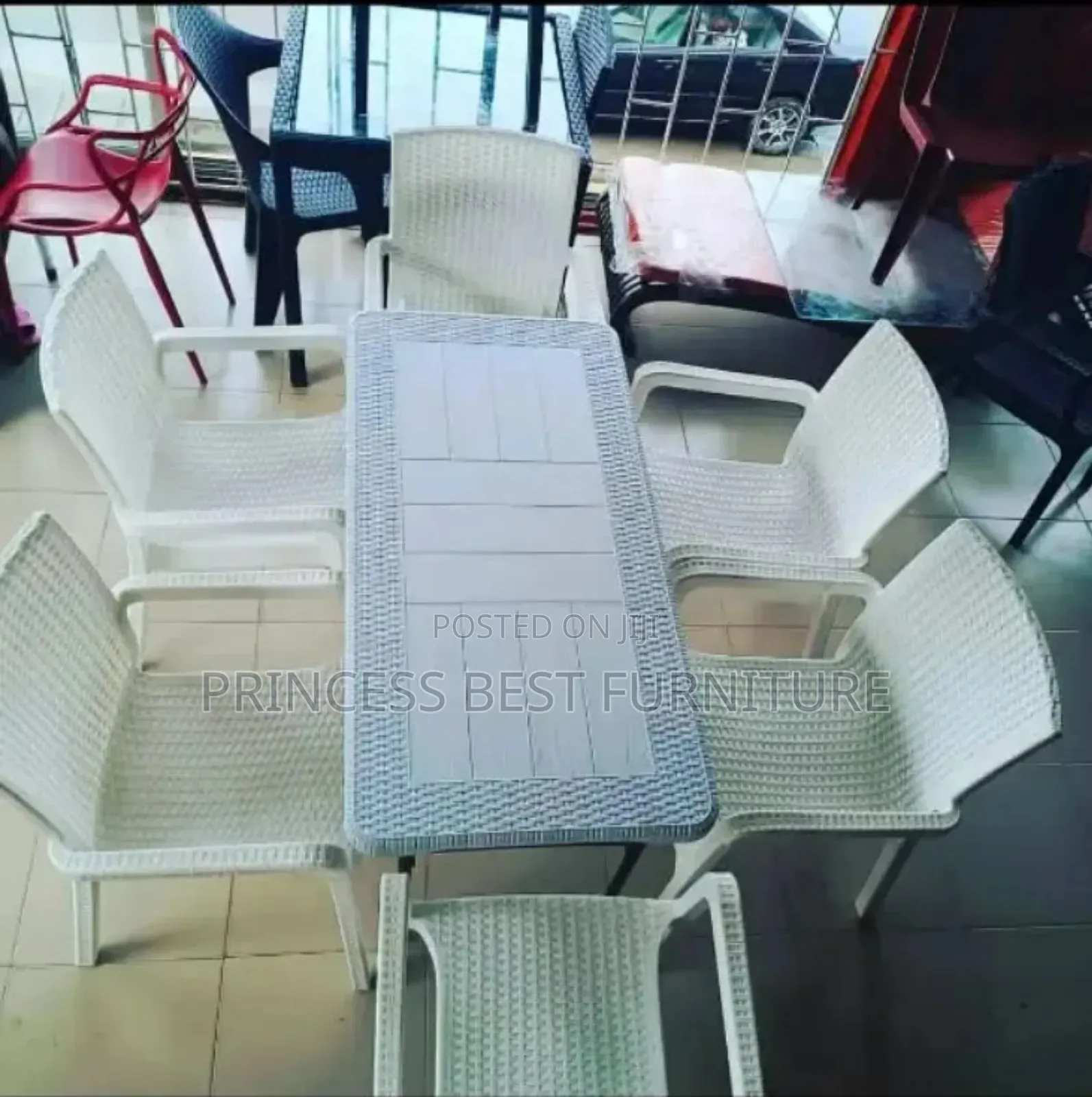 White Kiss Table 4ft for Restaurant