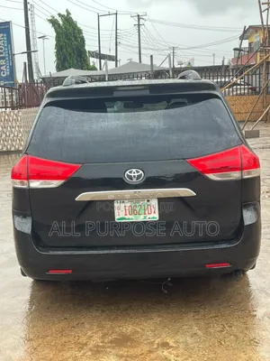 Toyota Sienna 2014 Black