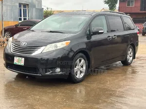 Toyota Sienna 2014 Black