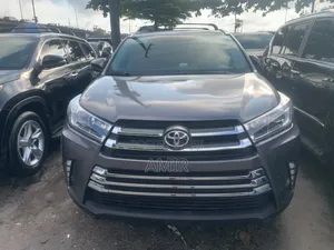 Toyota Highlander Limited 4dr SUV AWD (3.5L 6cyl 6A) 2015 Gray