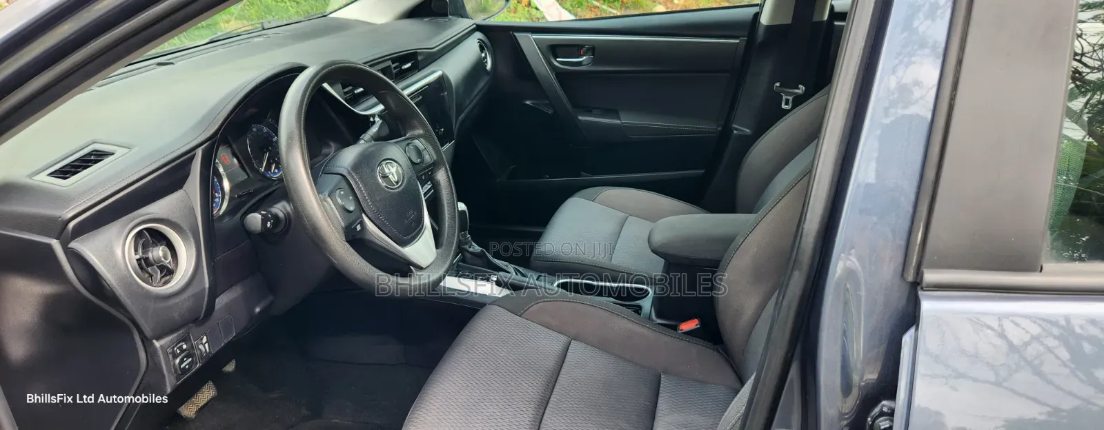 Toyota Corolla LE Eco (1.8L 4cyl 2A) 2019 Gray