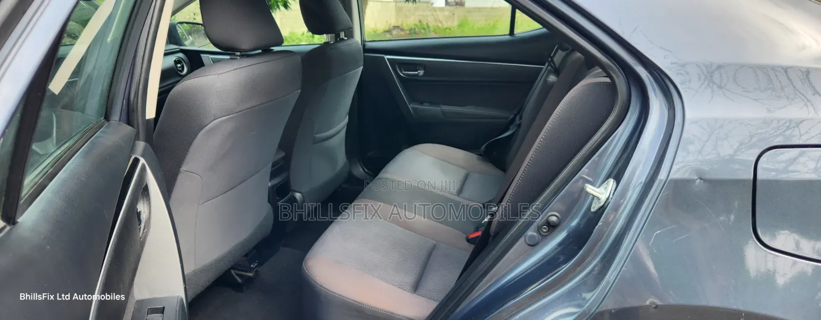 Toyota Corolla LE Eco (1.8L 4cyl 2A) 2019 Gray