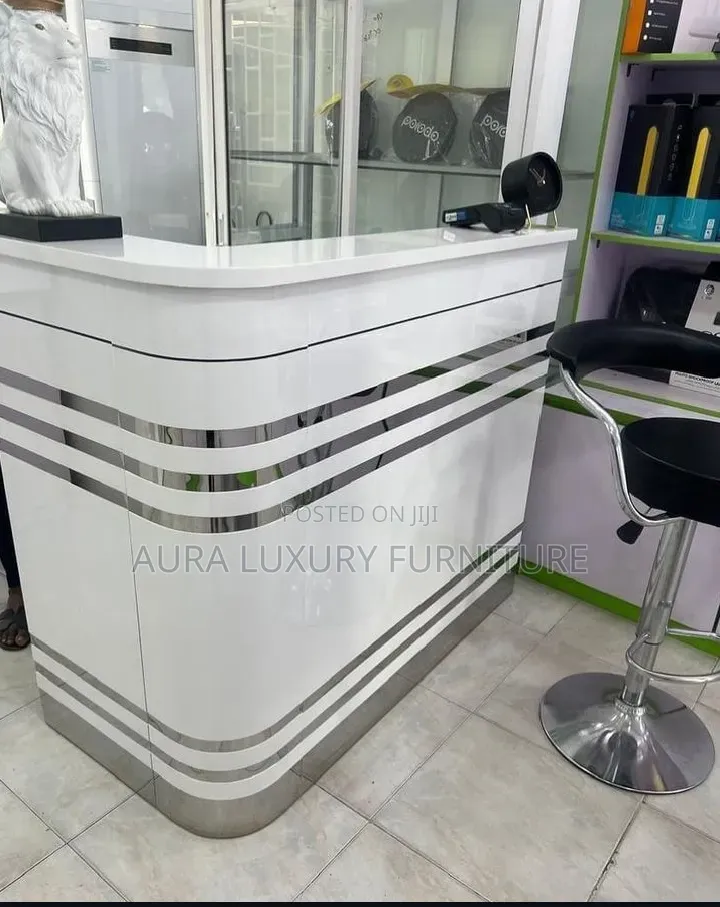 Premium Reception Table