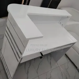Premium Reception Table